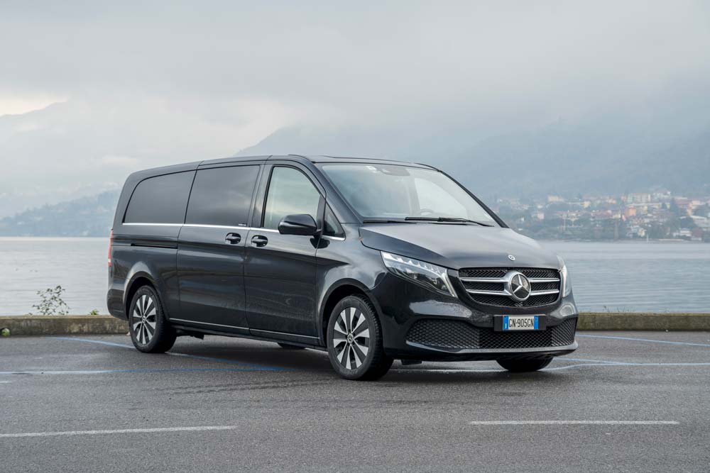 COMO-LAKE-BLACK-CARS-web-01